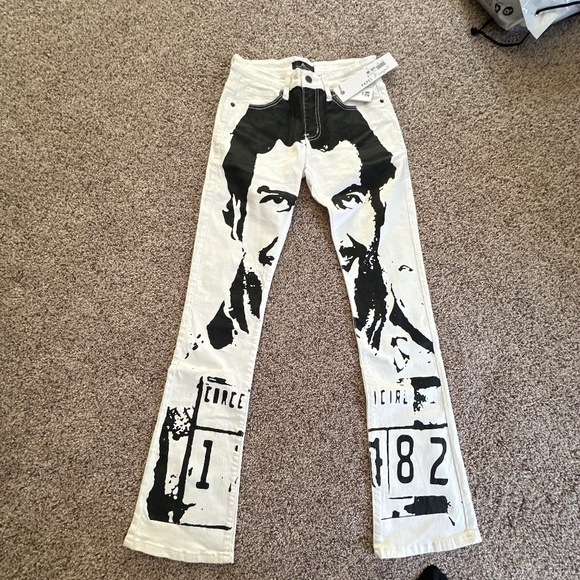 Paper Money Jeans - Picture 1 of 3